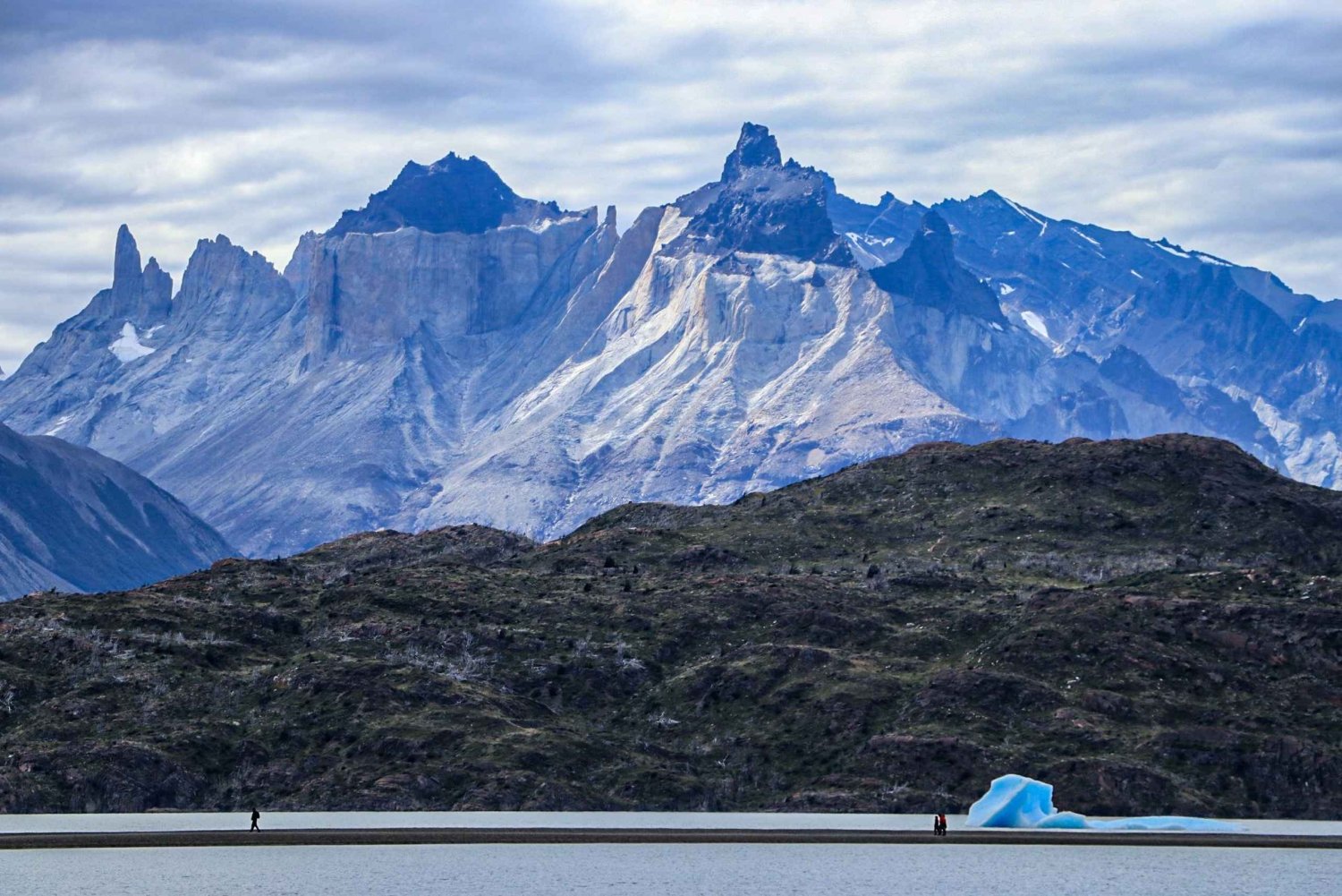 Torres del Paine e Caverna Milodon saindo de Puerto Natales