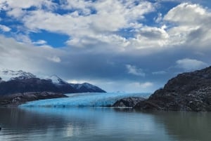 Torres Del Paine: Navegación Glaciar Grey + Full Day Torres del Paine
