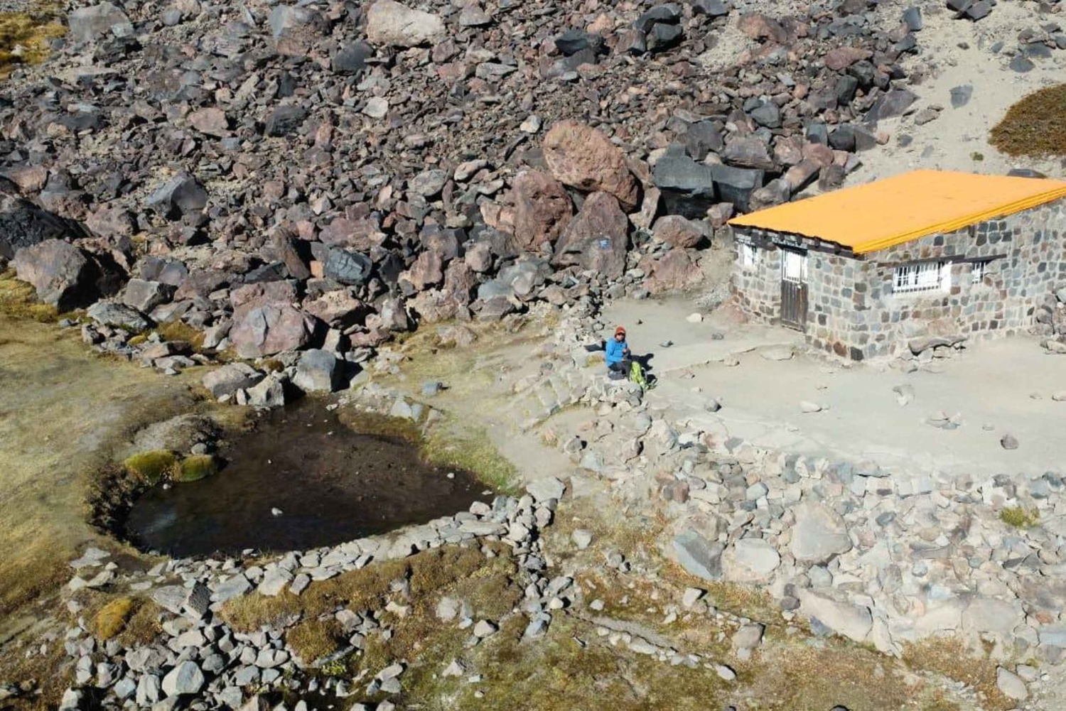 Trekking Refugio Volcan San Jose / Full Day