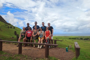 Kahden päivän kokopäiväretki Rapa Nuille + auringonnousu Tongarikissa
