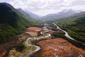 Ushuaia: Escondido & Fagnano Lakes Tour AM