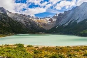 Ushuaia: Guidad vandring i Laguna Esmeralda med lunchlåda
