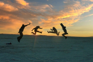 Uyuni: Guided 3-Day Tour Salt Flats & Avaroa National Park