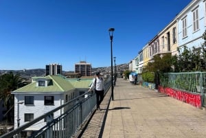 Valparaiso: Katutaidekierros + lounas pienessä ryhmässä