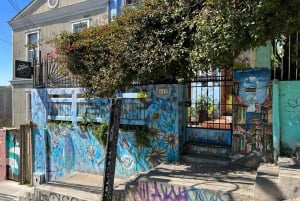 Valparaiso: Tour de arte de rua + almoço em um pequeno grupo
