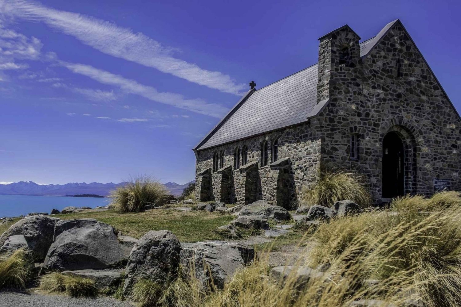 From Queenstown: 1 Way to Tour Christchurch via Mt Cook