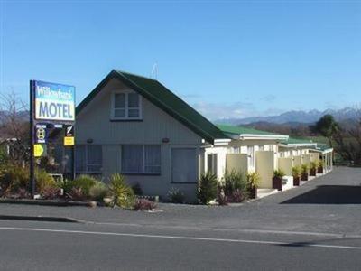 Willowbank Motel 