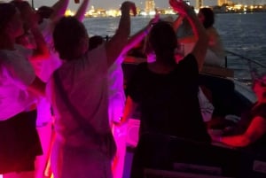 2-hour tour in Cartagena Sunset View in party boat