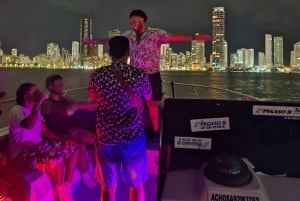 2-hour tour in Cartagena Sunset View in party boat