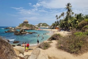 8-day tour along the coast (Santa Marta, Tayrona, Cartagena, and Barranquilla)
