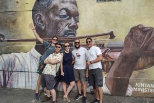 Afro Walking Tour. Calin värit.