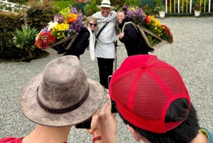 Among flowers and tradition: Santa Elena
