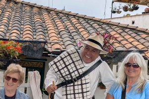 Among flowers and tradition: Santa Elena