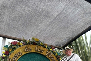 Among flowers and tradition: Santa Elena