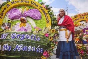 Among flowers and tradition: Santa Elena