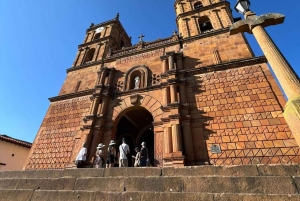 バリチャラの建築ツアー：街並みから歴史を発見する