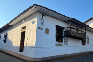 バリチャラの建築ツアー：街並みから歴史を発見する