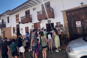 バリチャラの建築ツアー：街並みから歴史を発見する