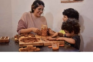 Barichara: Mold your first pair of wattle and daub