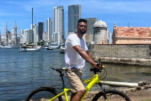 CARTAGENA: GIRO IN BICICLETTA CON PRANZO NEL POSTO PREFERITO DI BOURDAIN