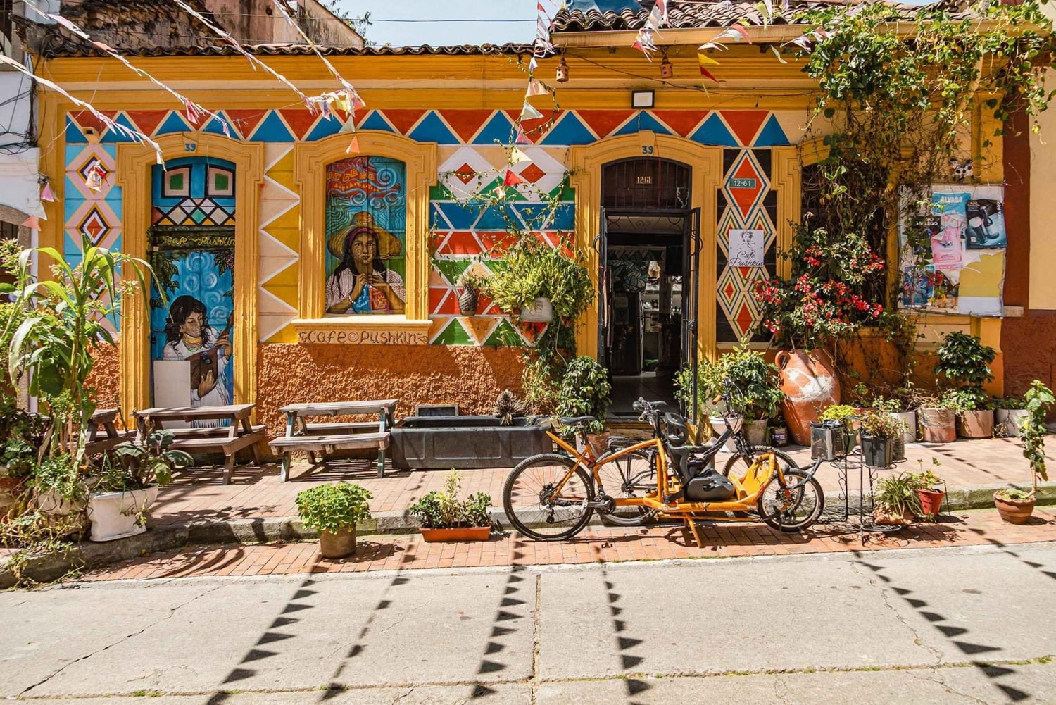 Bogota: 3-Day Culture, Coffee, and Graffiti Private Tour