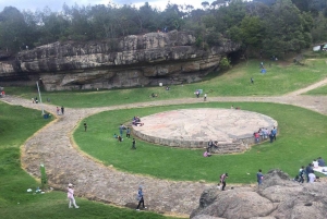 BOGOTA: Esivanhempien tutkimusmatka, kiertoajelu Facatativá, Piedras del Tunjo ja Zipacón