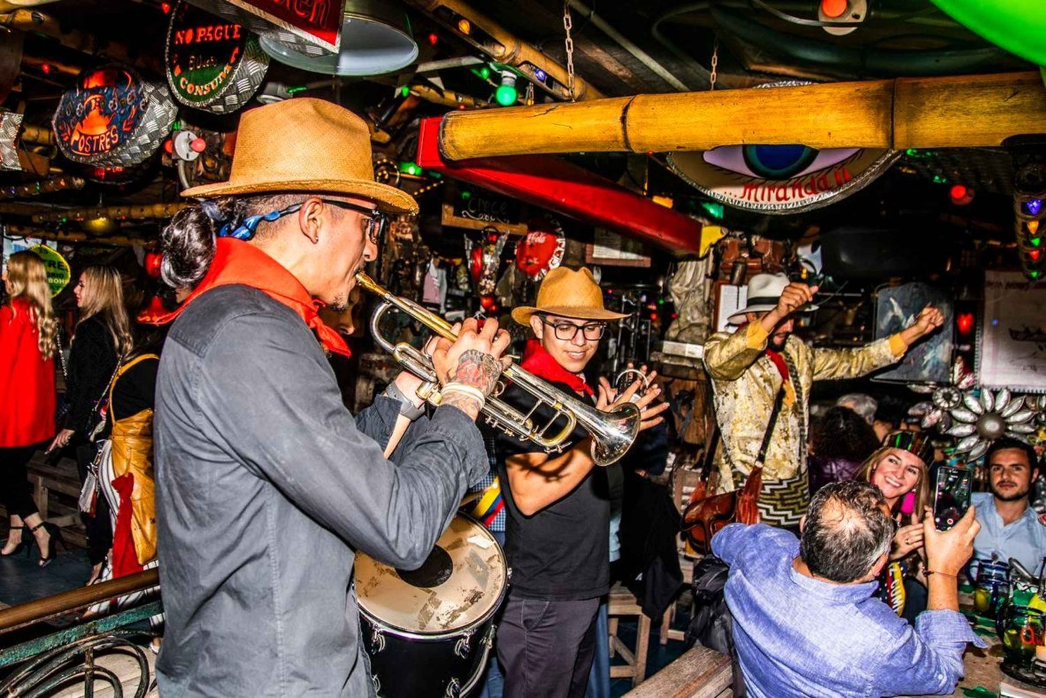 Bogotá: Andrés Carne de Res-fest med vert og transport