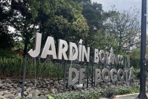 Bogotá: Botanical Garden Tour and Paloquemao Market Visit with Fruits