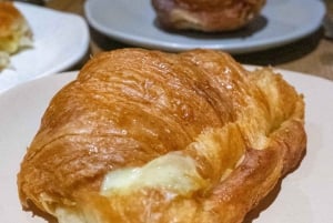 Bogotá: Chapinero Alto Walk with Coffee & Local Market