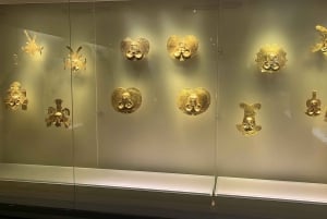 BOGOTA : Tour de ville, Monserrate, Museo del Oro, Museo Botero, Plaza Bolivar