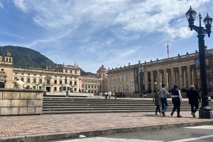 BOGOTA : Tour de ville, Monserrate, Museo del Oro, Museo Botero, Plaza Bolivar