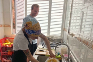 Bogotá: Colombian Cooking Class with Market Visit