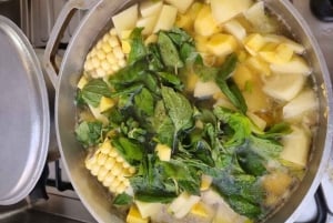 Bogotá: Colombian Cooking Class with Market Visit