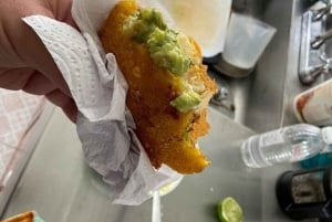 Bogotá: Colombian Cooking Class with Market Visit