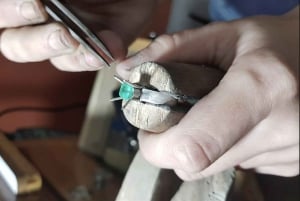 Bogotá: crea il tuo anello di smeraldo in un laboratorio