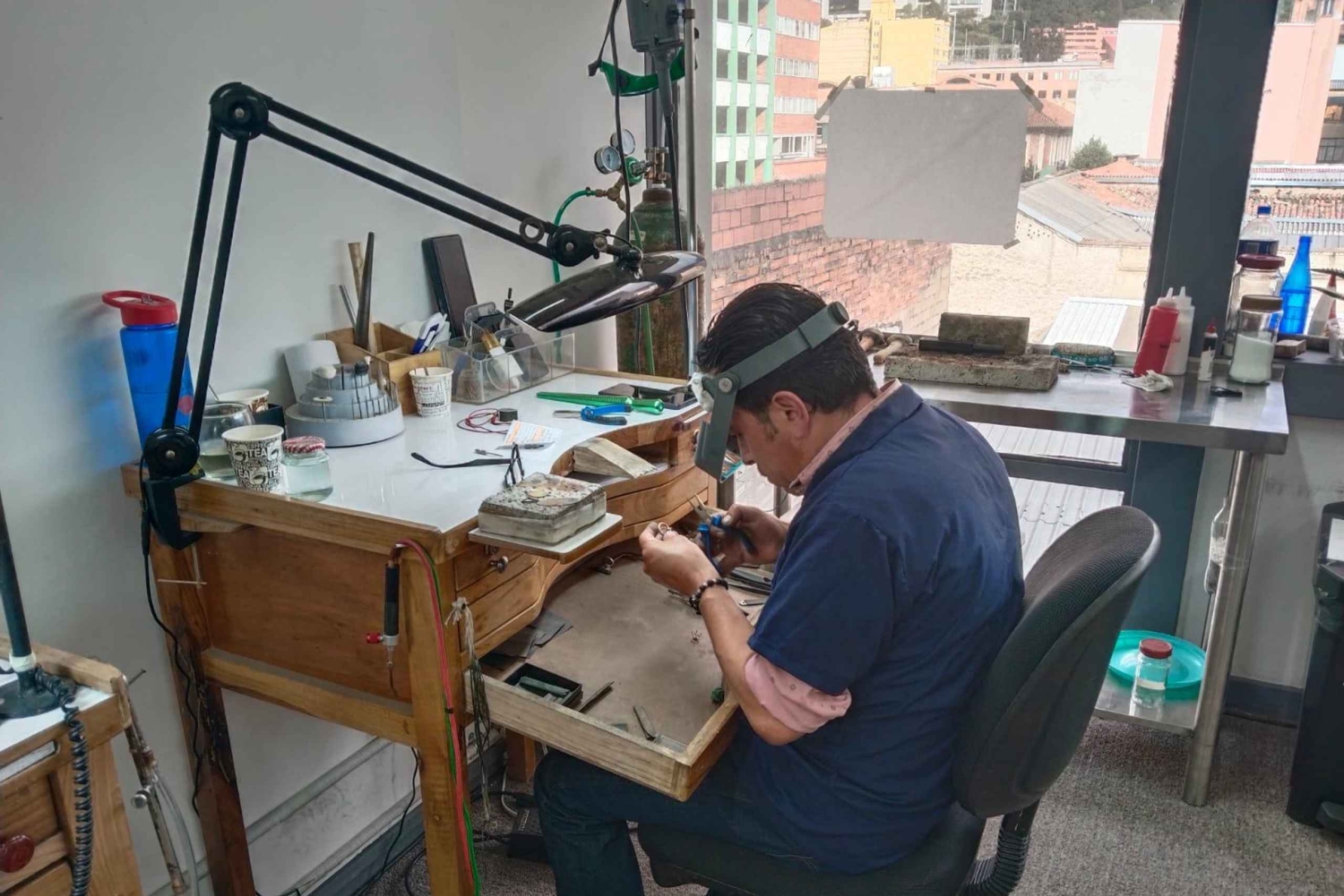 Bogota: Zaprojektuj własny pierścionek ze szmaragdem z mistrzem rzemiosła