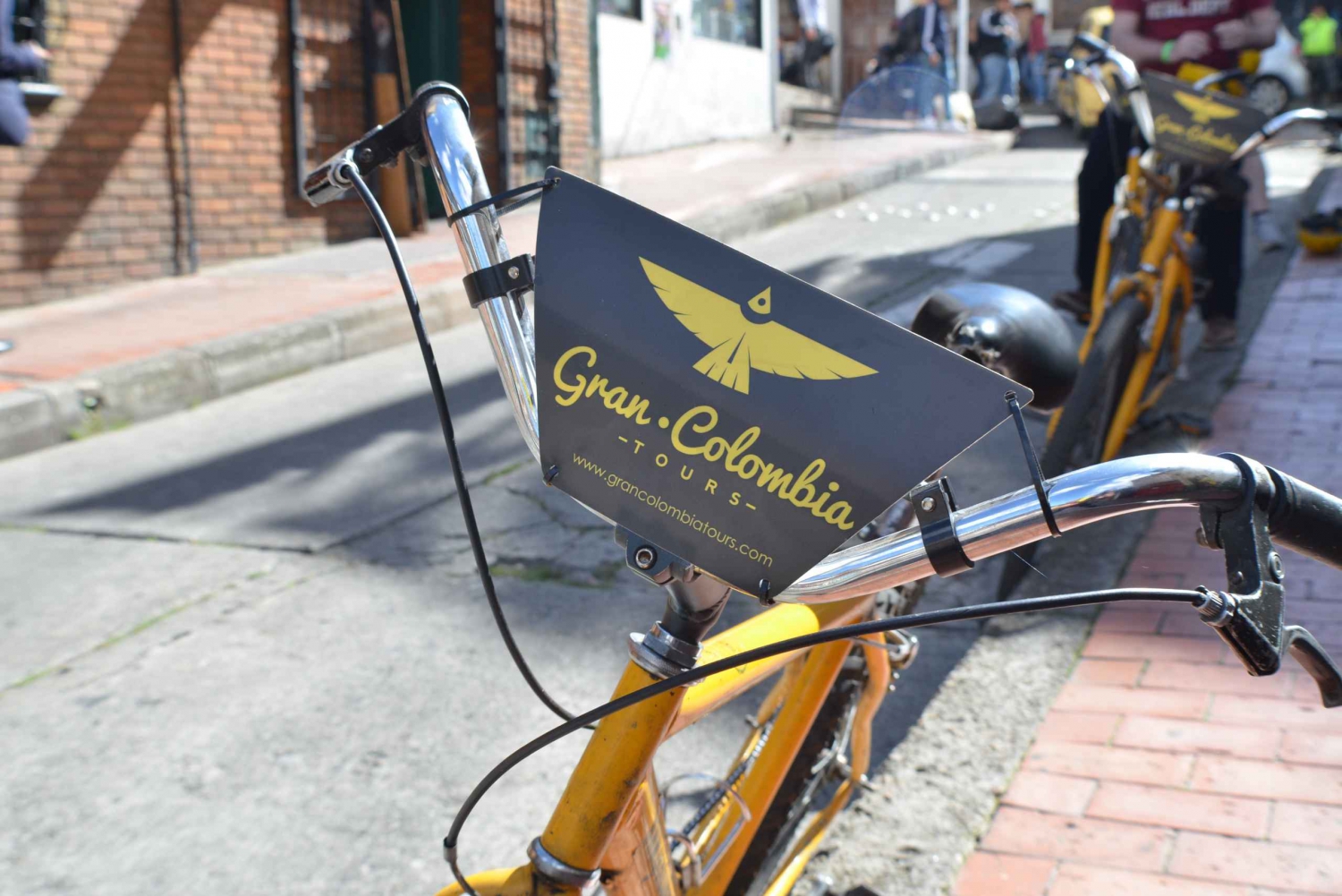 Bogotá: Downtown Sightseeing Biking Tour with Refreshments