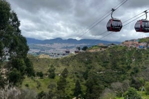 Bogotá: tour di El Paraíso e delle favelas in funivia