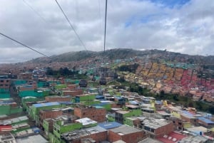 Bogotá: tour di El Paraíso e delle favelas in funivia