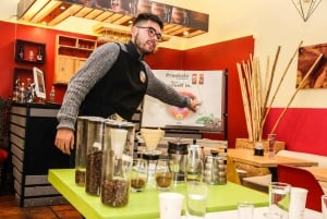 Bogotá: Tour gastronómico guiado con 12 catas y taller de café
