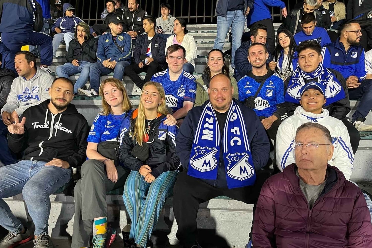 Bogotà: Tour del calcio con biglietti e birra illimitata