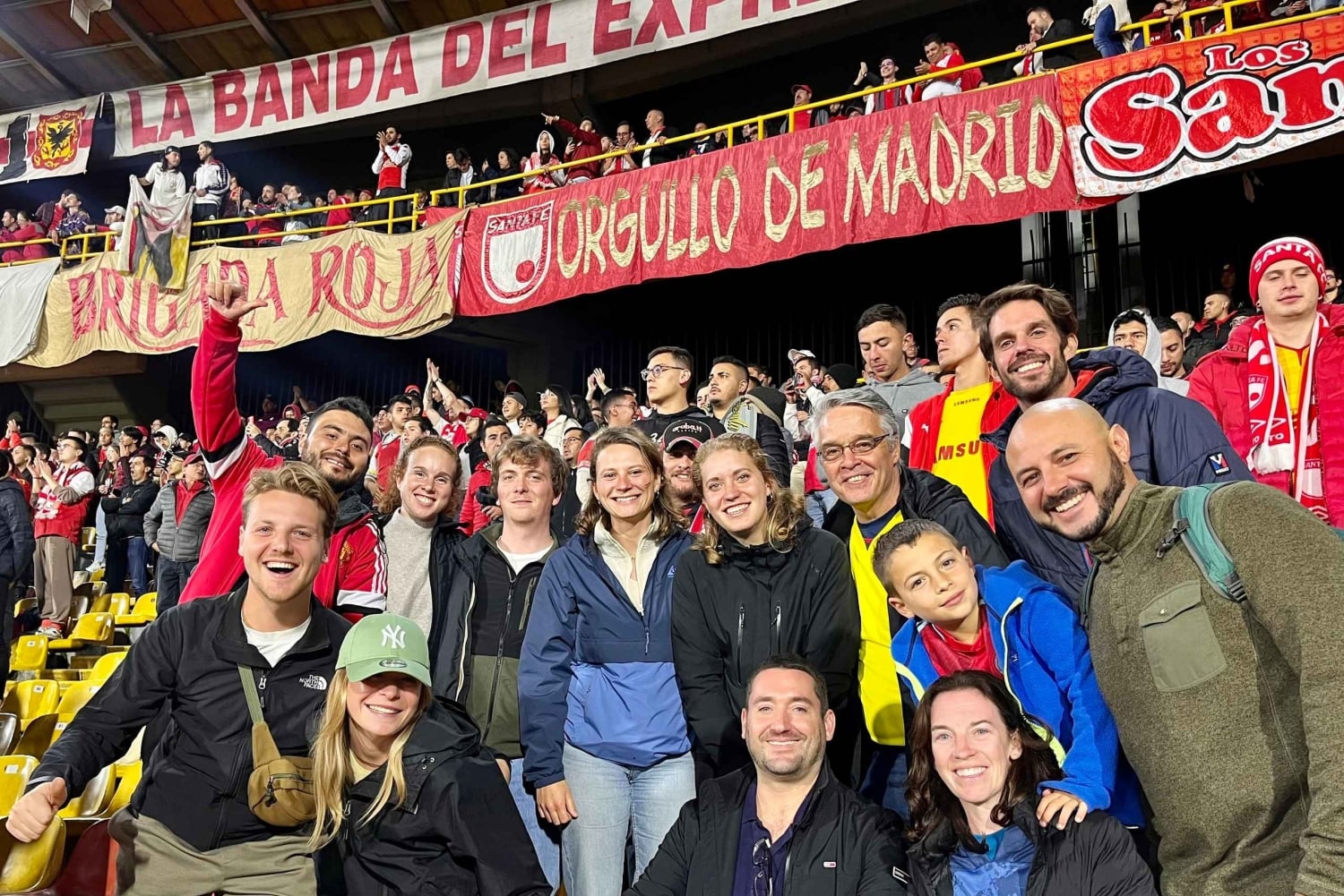 Bogotà: Tour del calcio con biglietti e birra illimitata