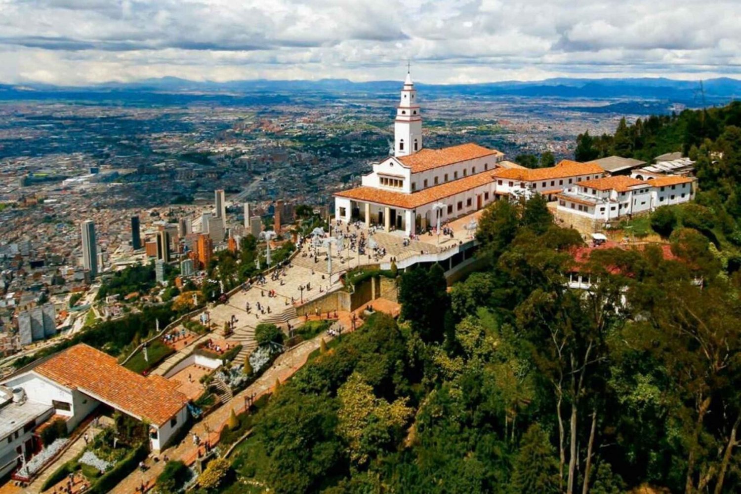 BOGOTA : Des nuages à la terre, visite de Monserrate et de la cathédrale de sel