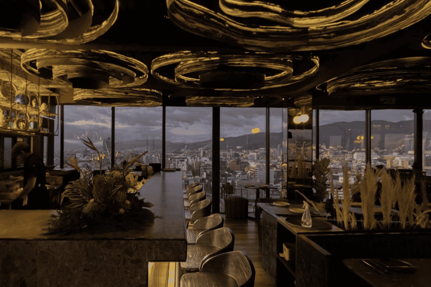 Bogota: Golf, Sushi, and City Views Tour with Pickup