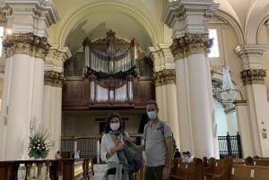 Bogotá: La Candelaria Historical Walking Tour with Snacks