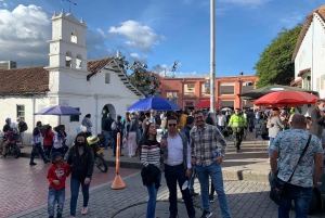 Bogotá: Tour a pie histórico de La Candelaria con aperitivos
