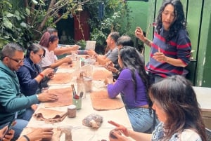 Bogotá Modeling the past: Pre-Hispanic ceramics workshop