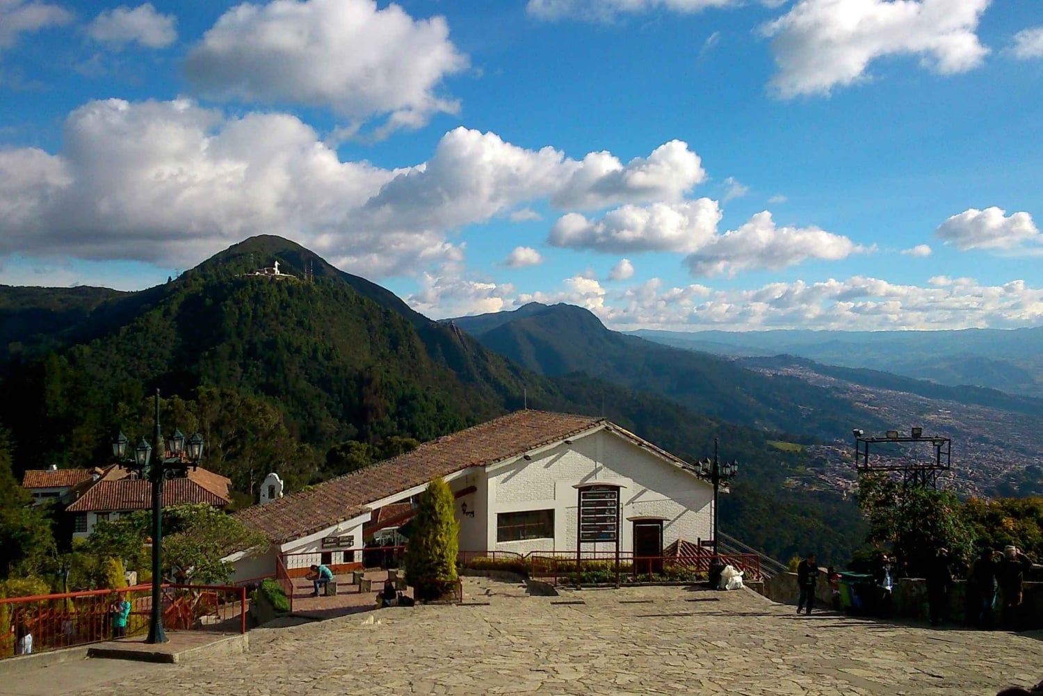 Bogotá: Monserrate og Ciudad Bolívar privat tur med graffiti