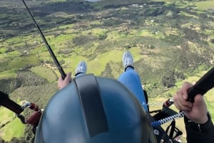 Bogota: Paragliding Flight Ticket in Guatavita