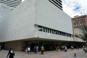 Bogotá: Private Candelaria Walking Tour and Gold Museum